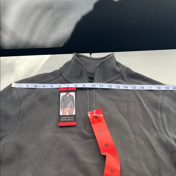 Banana Republic Men's Zip-Up Gray Sweater medium NWT - Picture 5 of 10